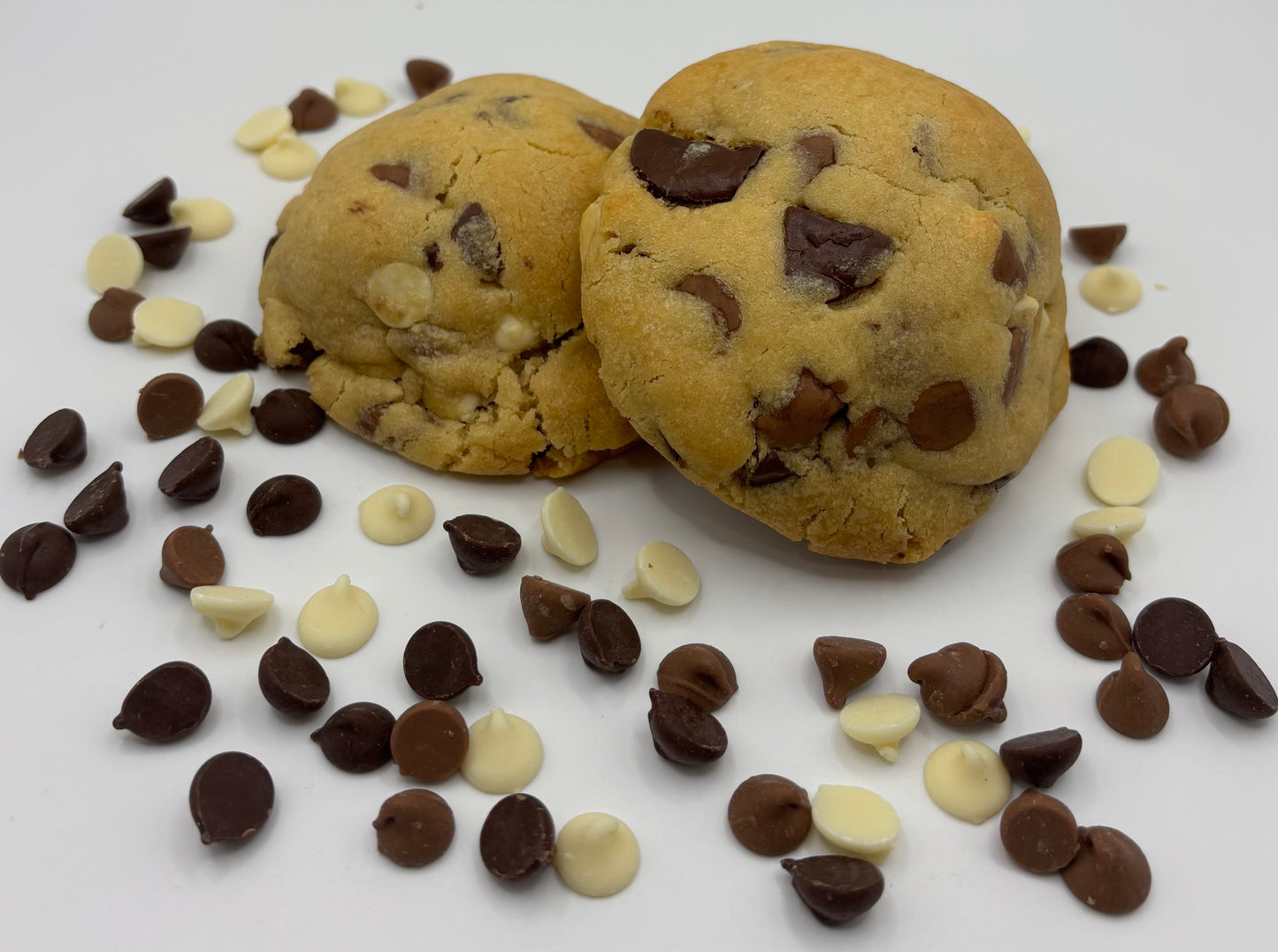 Triple choc chip (Dark, milk & white chocolate)